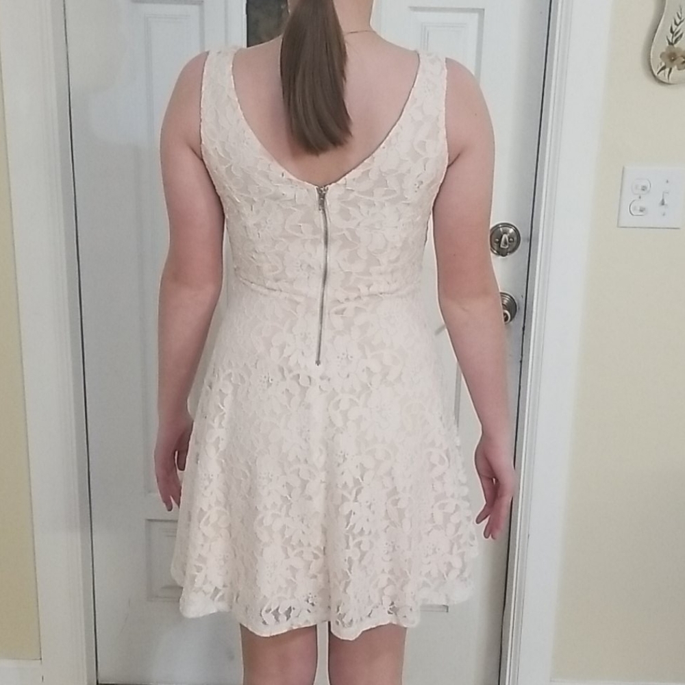 Speechless Lace Dress - Picture 6 of 6